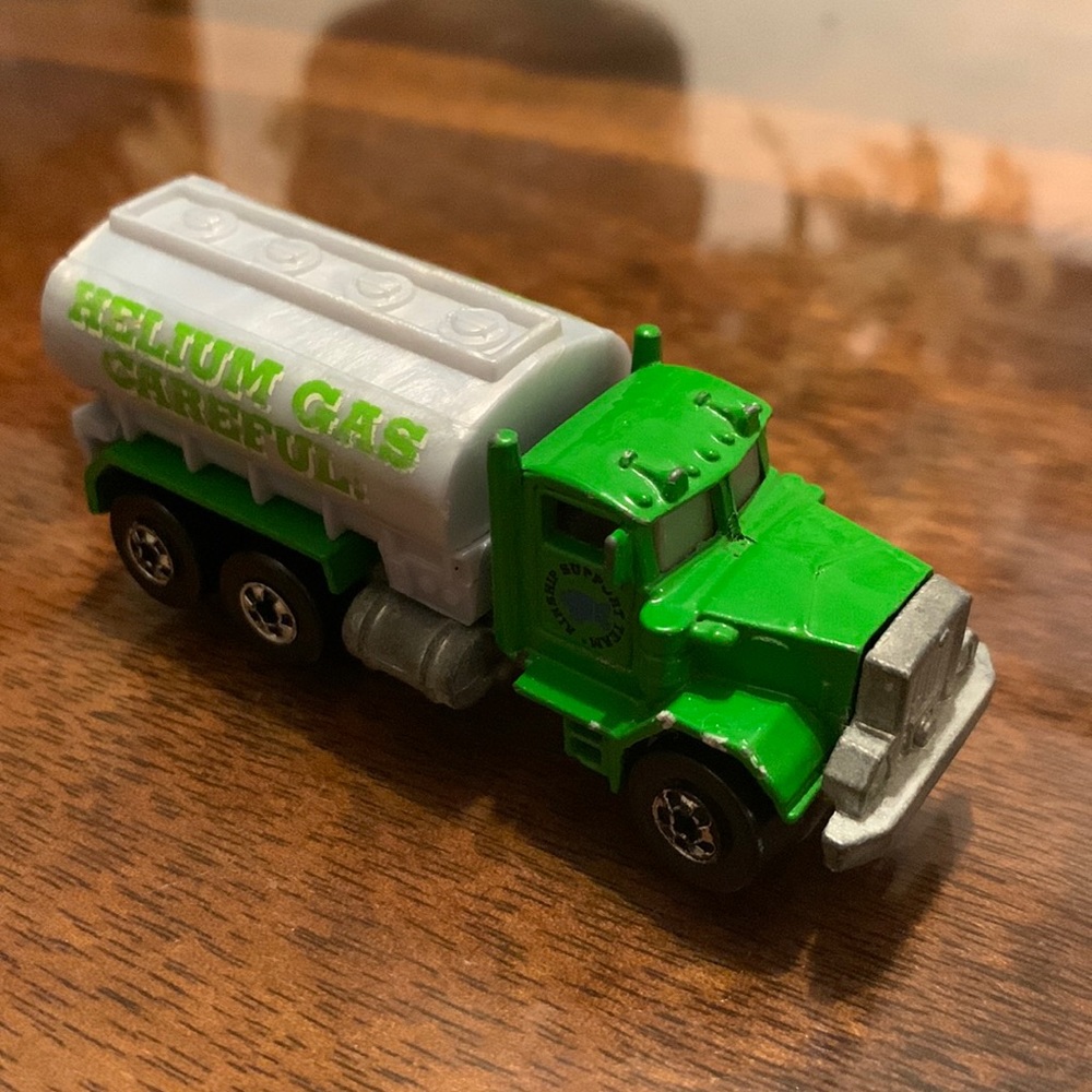 Hot Wheels Peterbilt Tank Truck Helium Tanker HotWheels Diecast Vintage 1994